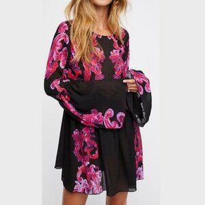 Retro Boho Symphony Black Pink Floral Bell Sleeve Chiffon Swing Mini dress